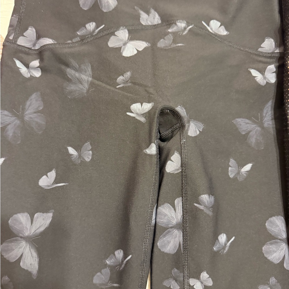 SPANX Black and Gray Patterned Leggings Set - Picture 2 of 7